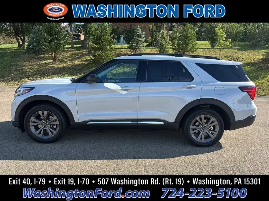 2025 Ford Explorer photo 1