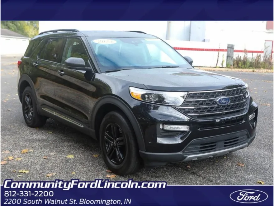 2023 Ford Explorer XLT photo 1
