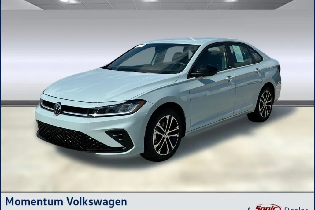 2025 Volkswagen Jetta Sport photo 1