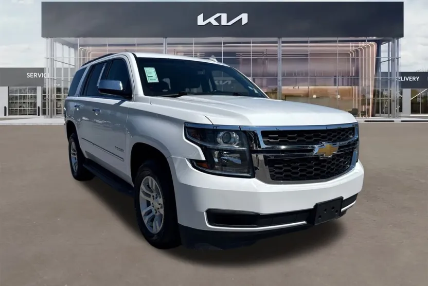 2019 Chevrolet Tahoe LT photo 1