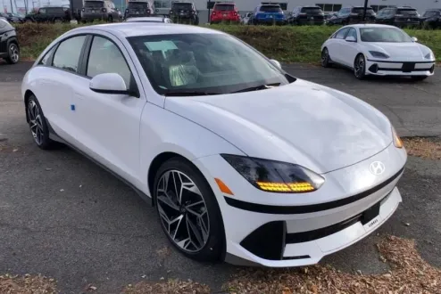 2025 Hyundai Ioniq 6 SEL photo 2