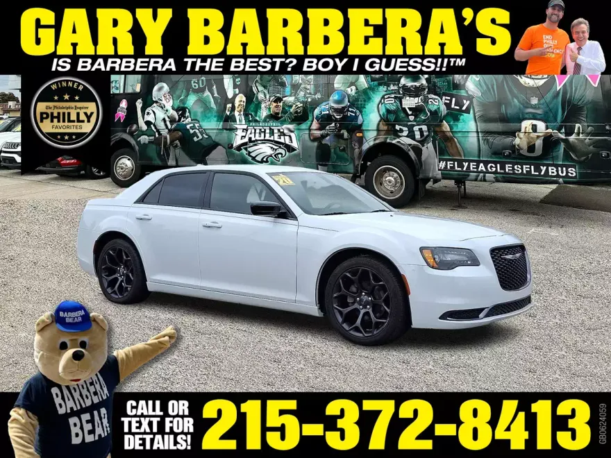 2020 Chrysler 300 Touring photo 1