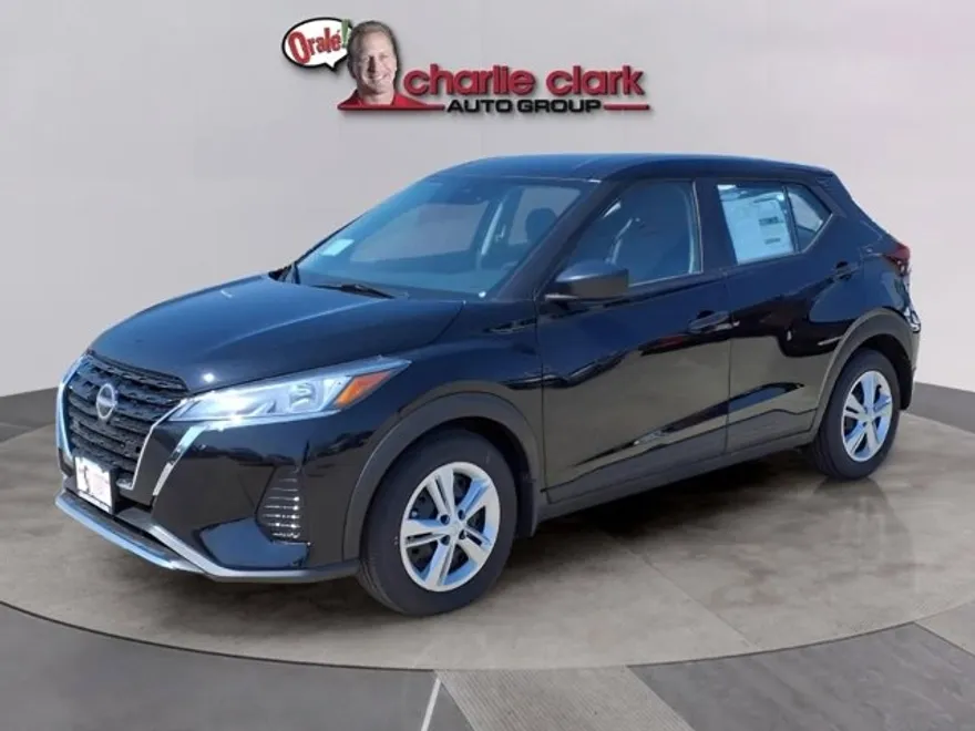 2025 Nissan Kicks Play S photo 1