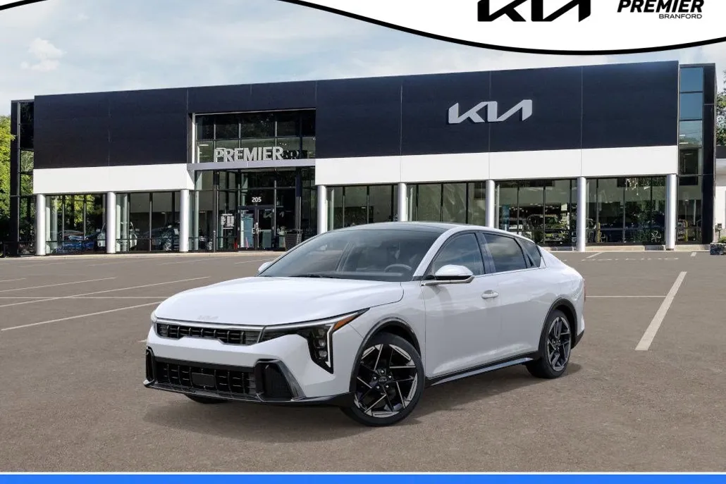 2025 Kia K4 GT-Line photo 1