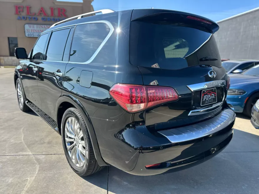 2016 Infiniti QX80 photo 1