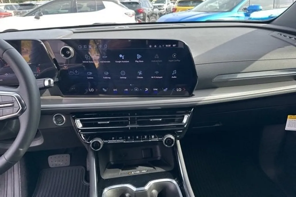 2026 Chevrolet Traverse photo 1
