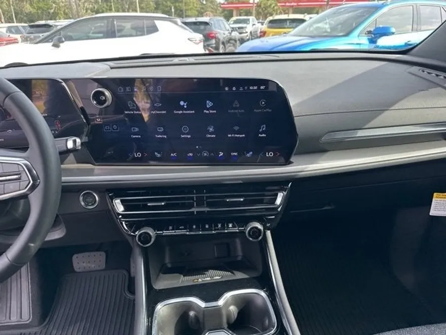 2026 Chevrolet Traverse photo 1