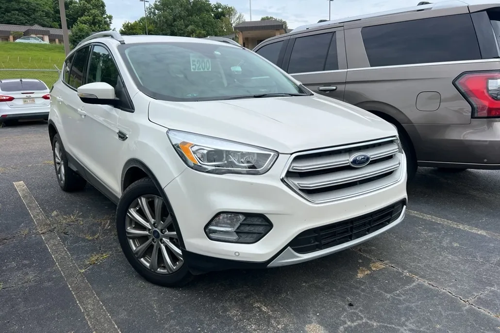2018 Ford Escape Titanium photo 1