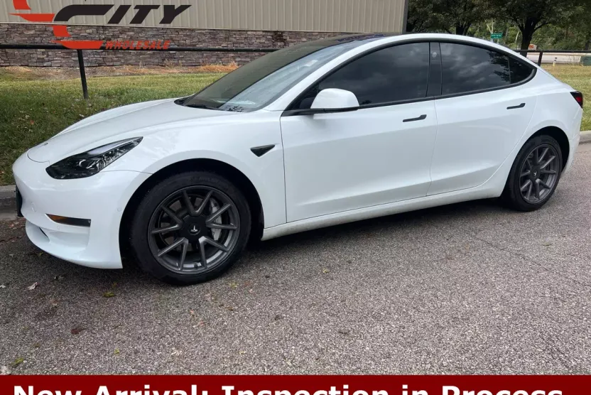 2022 Tesla Model 3 Long Range photo 1
