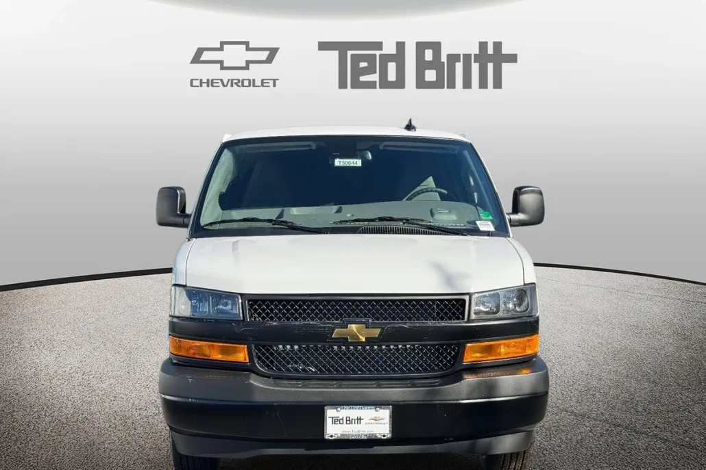 2025 Chevrolet Express Cargo 2500 photo 1