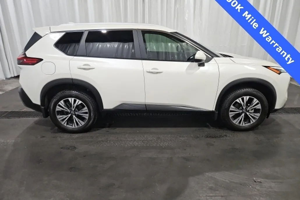 2022 Nissan Rogue SV photo 1