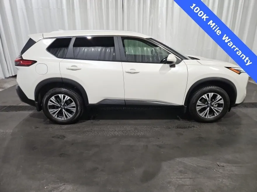 2022 Nissan Rogue SV photo 1