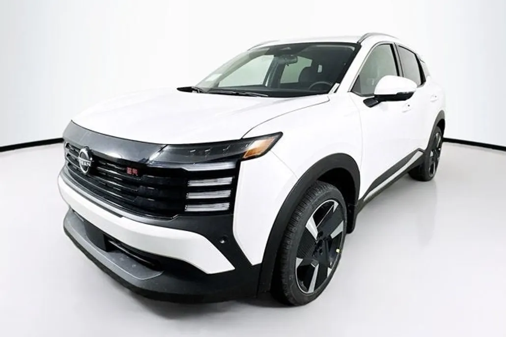 2025 Nissan Kicks SR photo 1