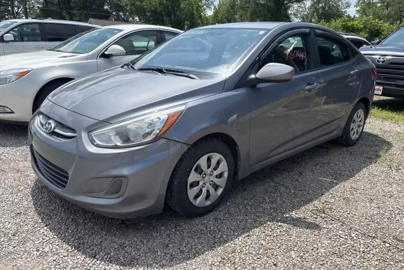 2017 Hyundai Accent SE photo 1