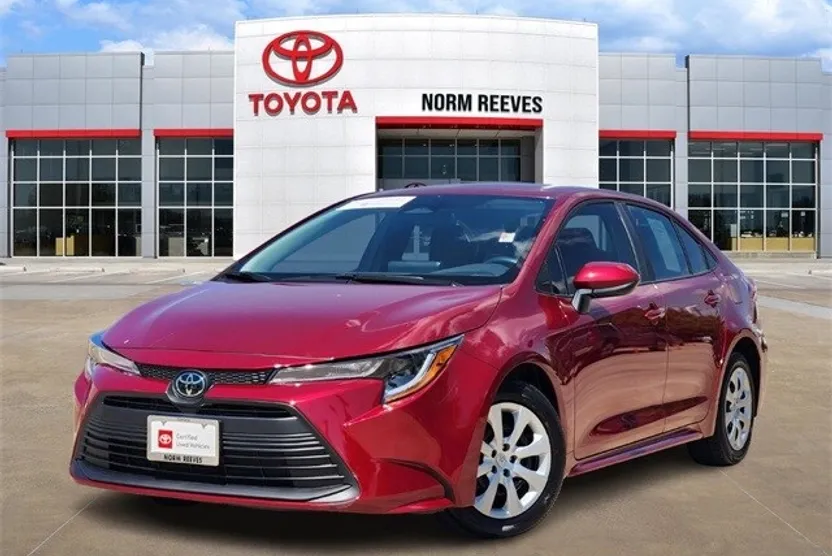 2024 Toyota Corolla LE photo 1