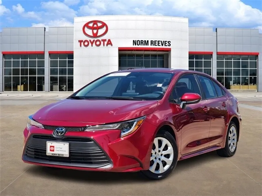 2024 Toyota Corolla LE photo 1