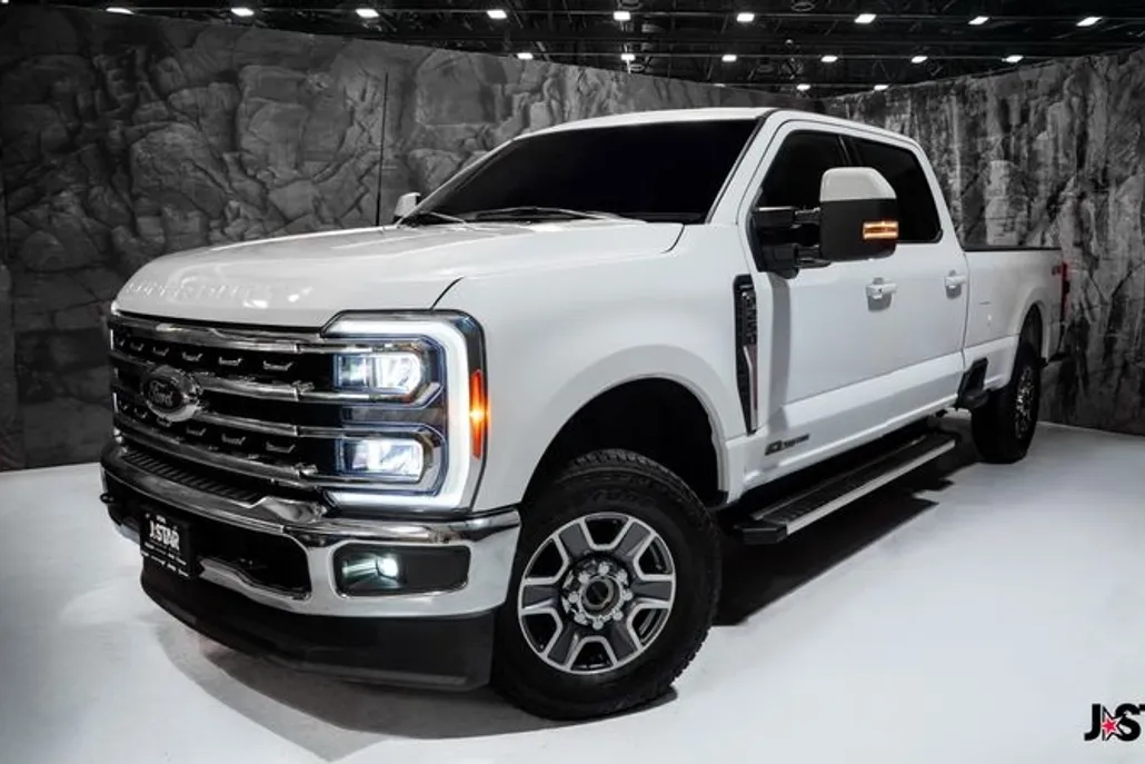 2023 Ford F-250 Lariat photo 1