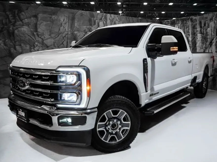 2023 Ford F-250 Lariat photo 1