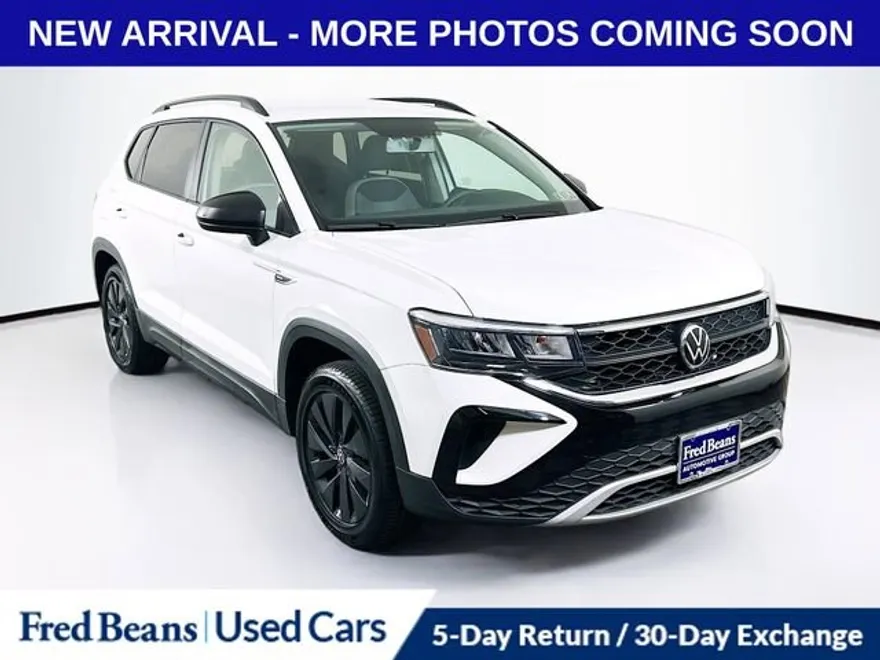 2022 Volkswagen Taos S photo 1