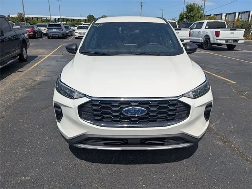 2025 Ford Escape ST-Line photo 1