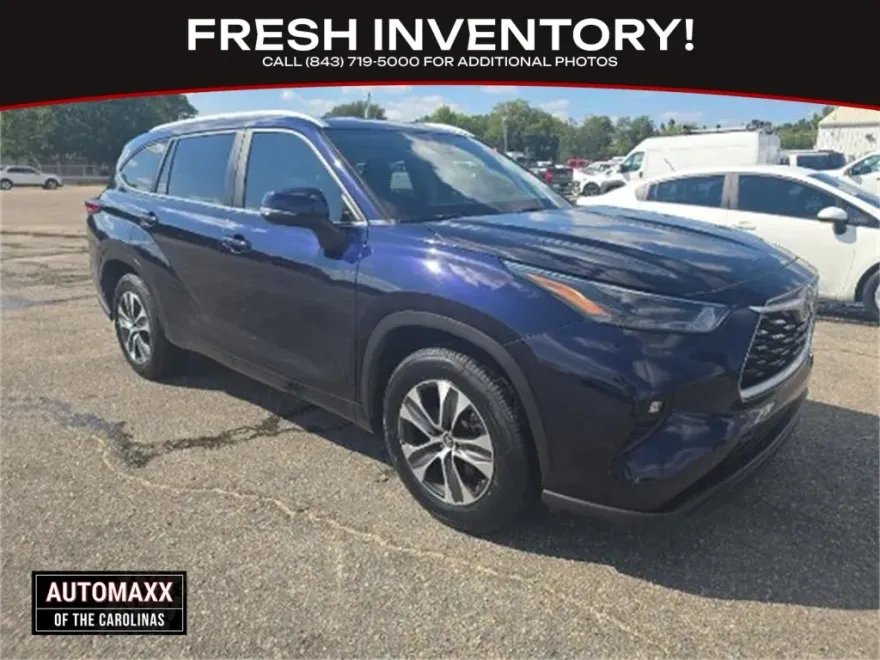 2023 Toyota Highlander XLE photo 1