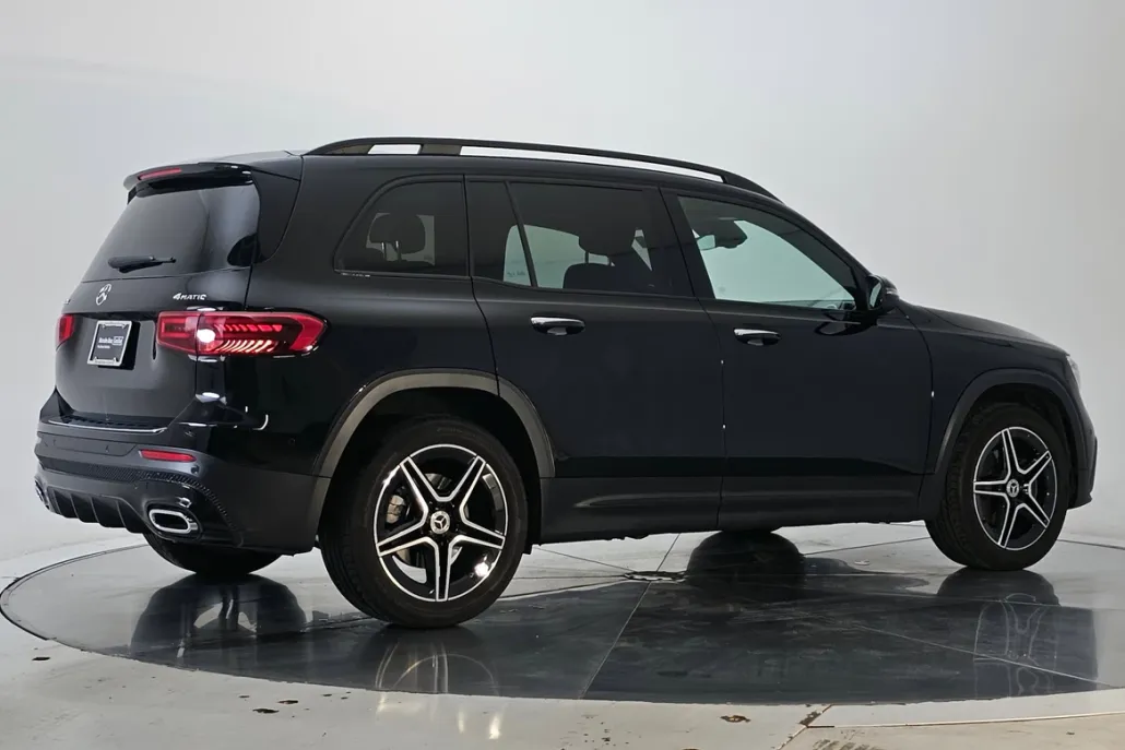 2024 Mercedes Benz GLB 250 4MATIC photo 1