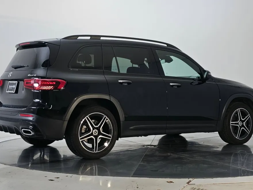 2024 Mercedes Benz GLB 250 4MATIC photo 1