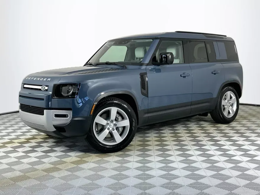 2025 Land Rover Defender 110 S photo 1