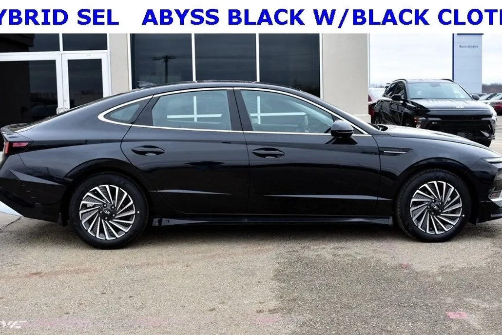 2025 Hyundai Sonata Hybrid SEL photo 1
