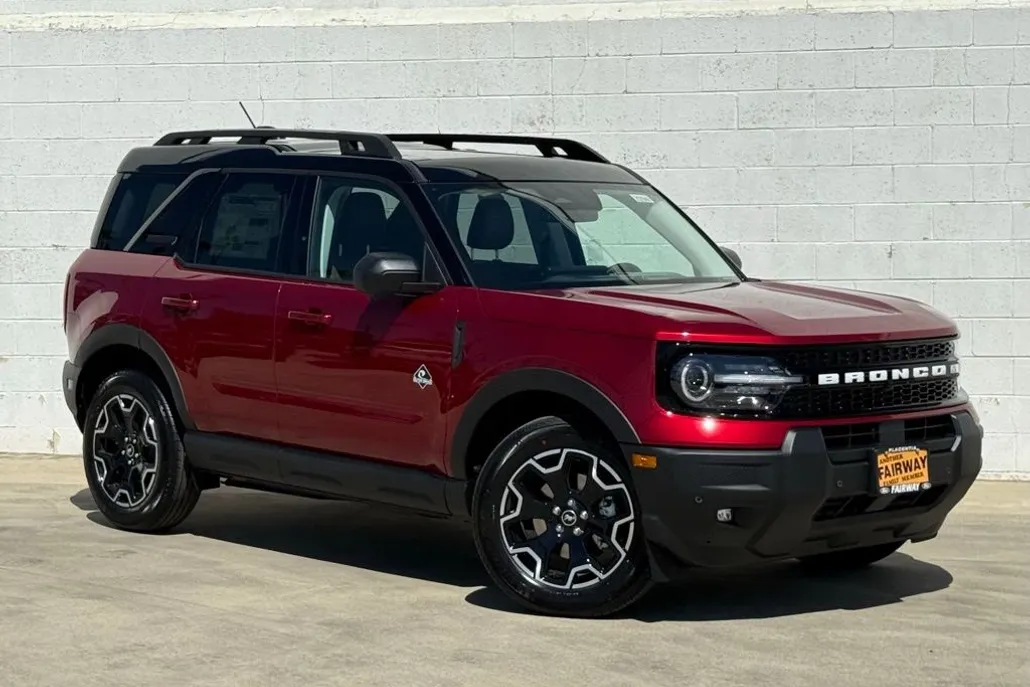 2025 Ford Bronco Sport Outer Banks photo 1