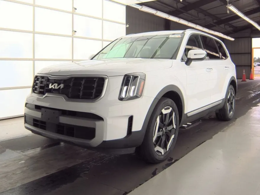2023 Kia Telluride S photo 1