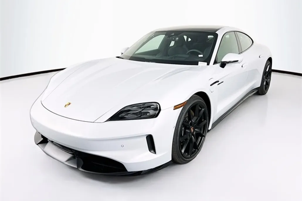 2025 Porsche Taycan GTS photo 1