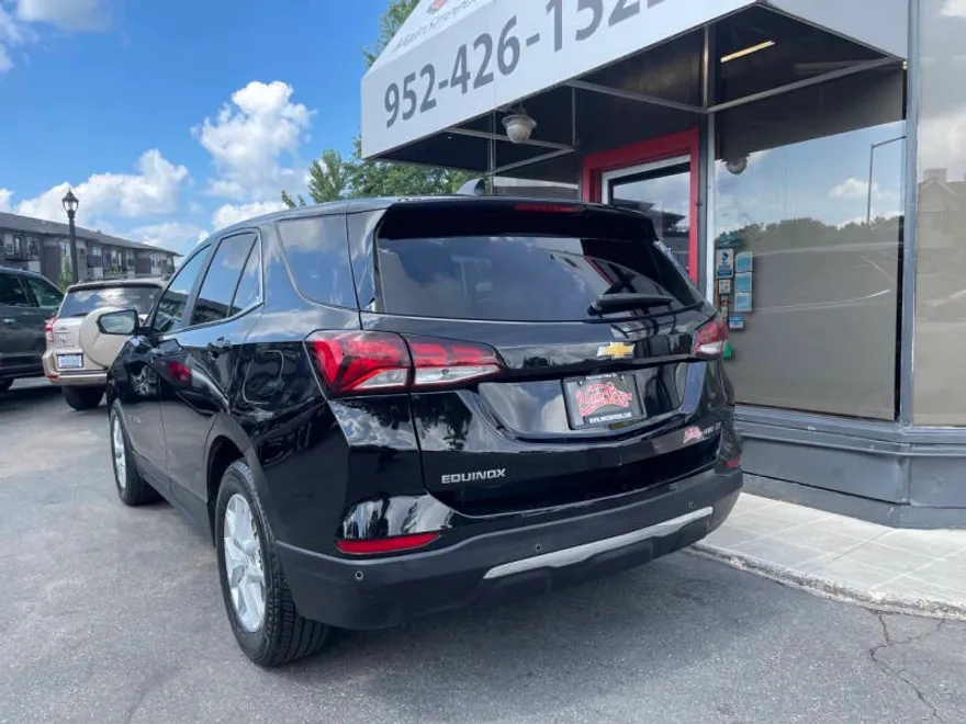 2023 Chevrolet Equinox LT photo 1