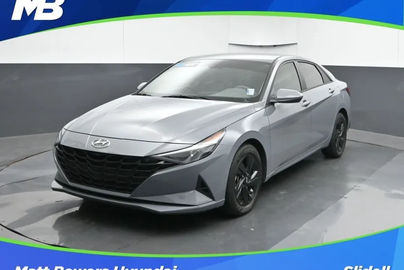 2022 Hyundai Elantra SEL photo 1