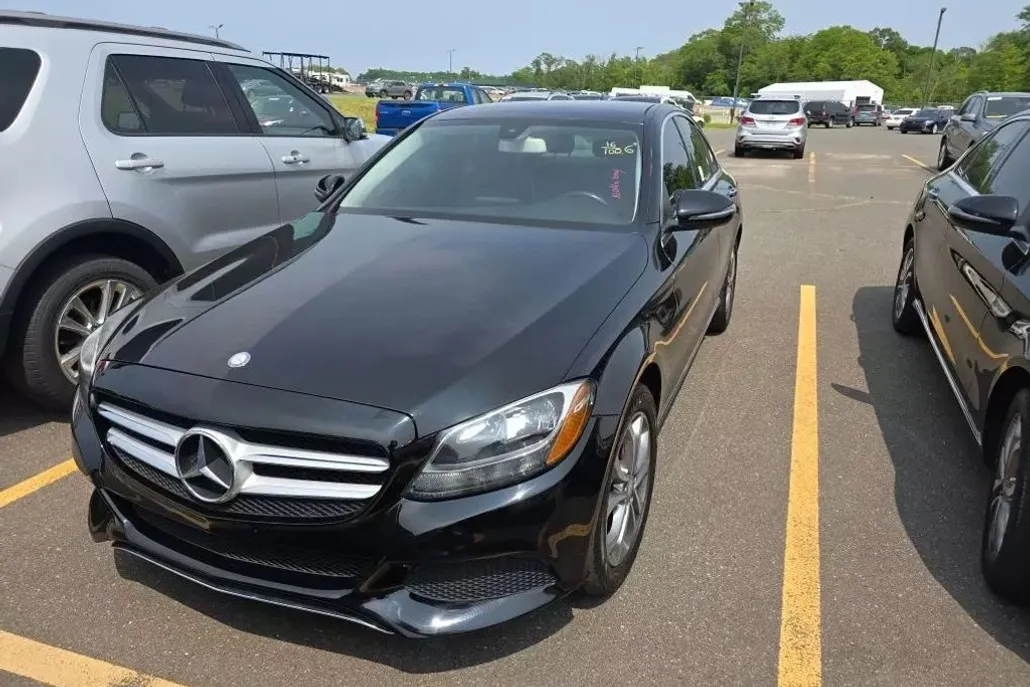 2016 Mercedes Benz C 300 4MATIC Sedan photo 1