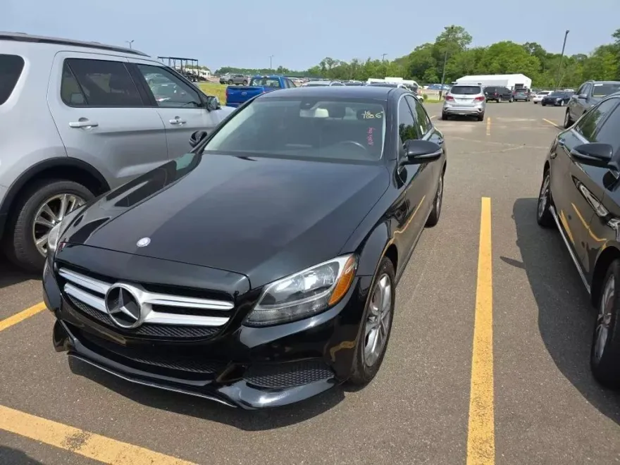 2016 Mercedes Benz C 300 4MATIC Sedan photo 1