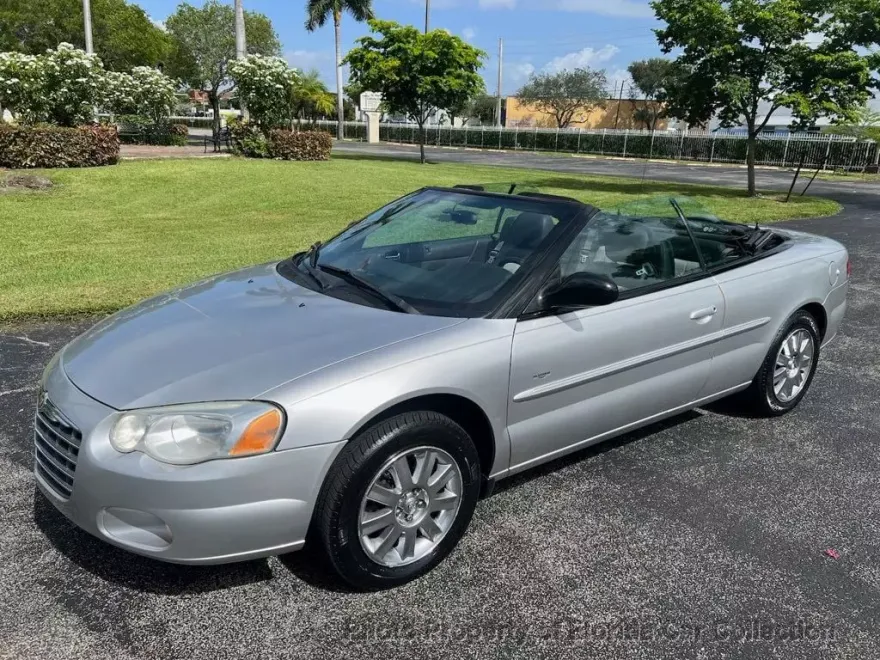 2004 Chrysler Sebring Touring photo 1