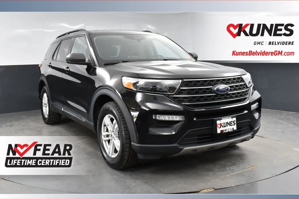 2023 Ford Explorer XLT photo 1
