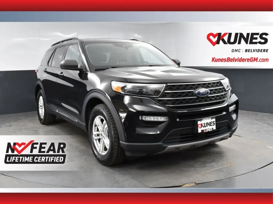 2023 Ford Explorer XLT photo 1