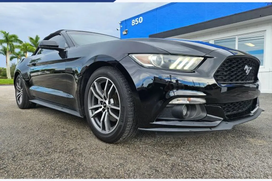 2015 Ford Mustang EcoBoost Premium photo 1