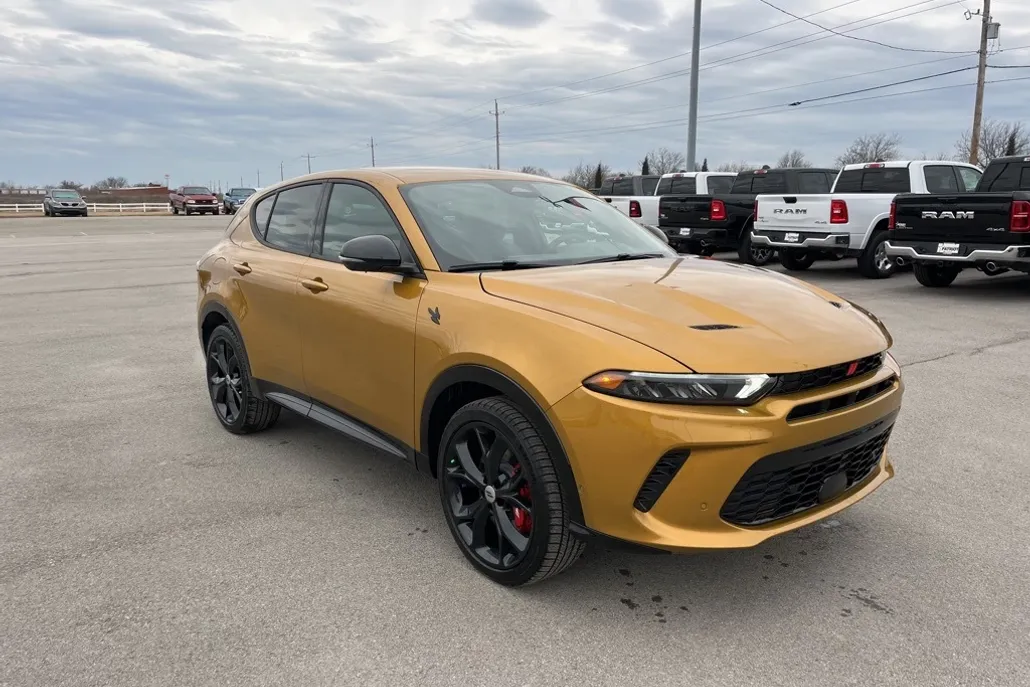 2025 Dodge Hornet R/T photo 1