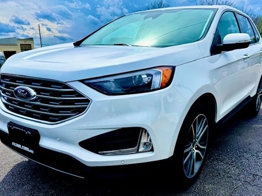 2024 Ford Edge Titanium photo 1