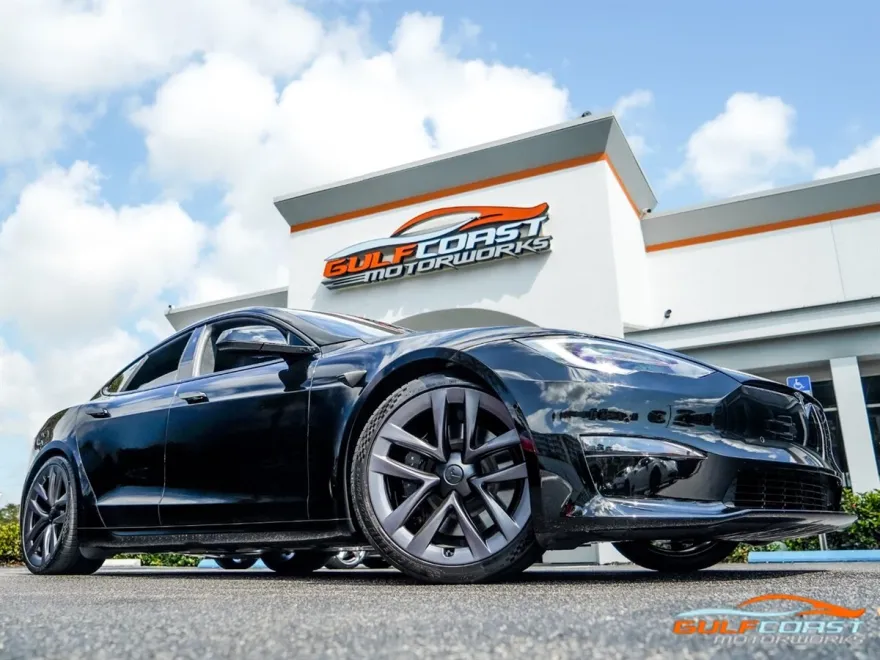 2021 Tesla Model S Plaid photo 1