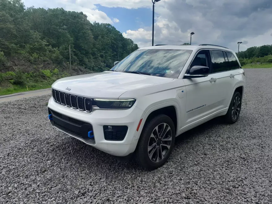 2022 Jeep Grand Cherokee 4xe Overland photo 1