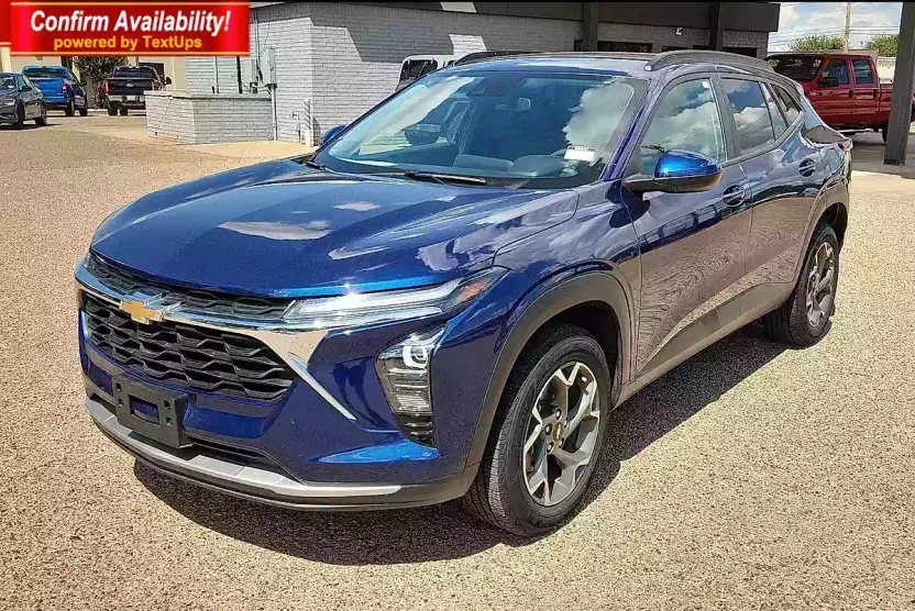 2024 Chevrolet Trax LT photo 1