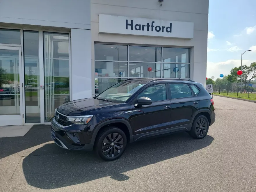 2022 Volkswagen Taos S photo 1