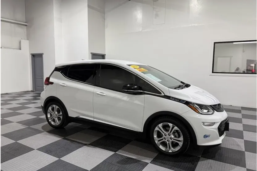 2020 Chevrolet Bolt EV photo 1