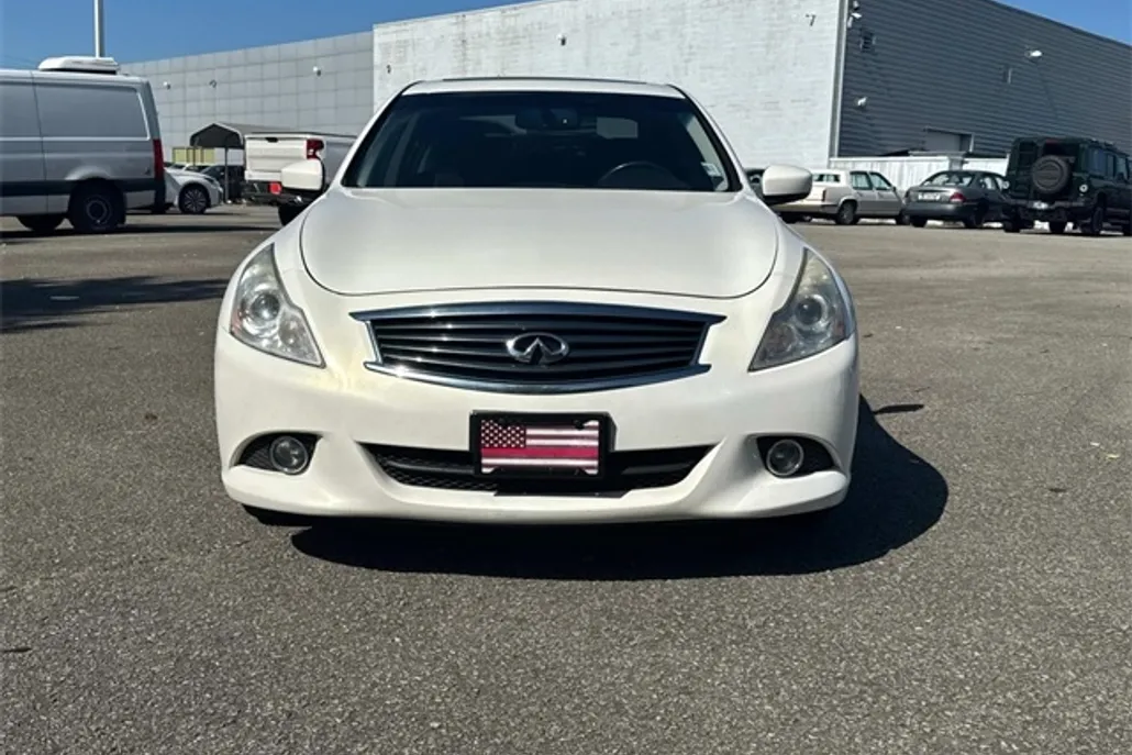 2013 Infiniti G37 photo 1