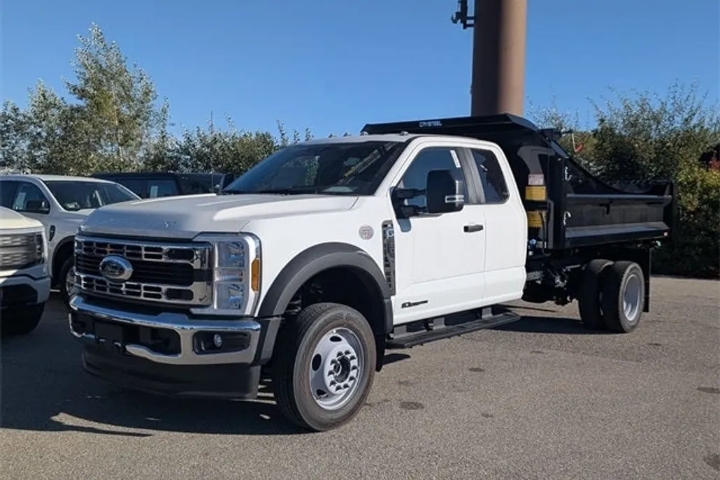 2025 Ford F-550 photo 1