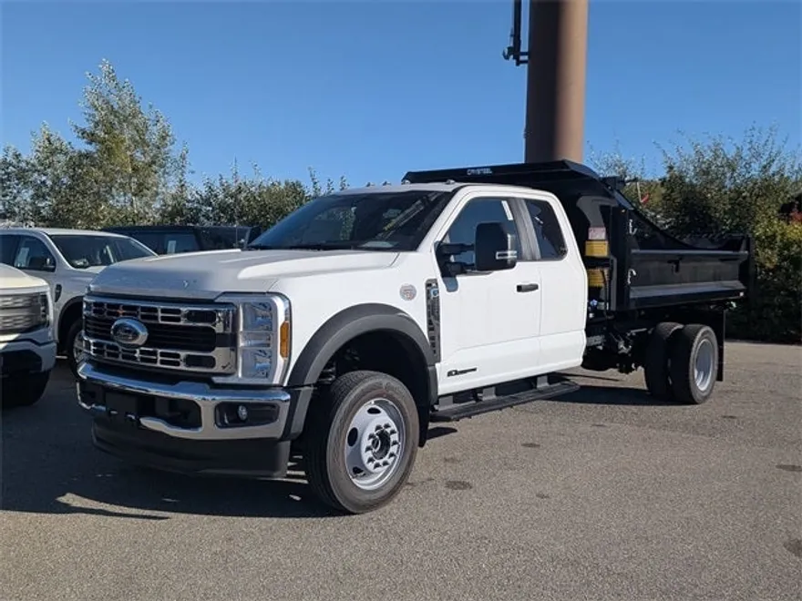 2025 Ford F-550 photo 1